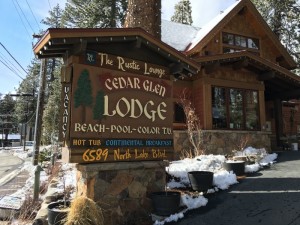 Location is one of many positives regarding Cedar Glen Lodge. It’s 3½ miles to Stateline for gambling and 12 miles to beautiful Sand Harbor on the lake. For skiers and snowboarders, the lodge is very close to Northstar California, Diamond Peak, Homewood, Squaw Valley and Alpine Meadows.