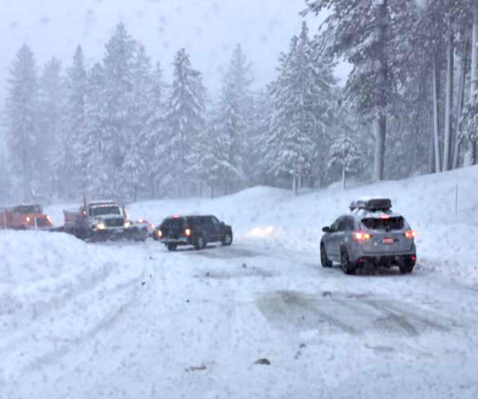 Tahoe ski resorts closed again Monday