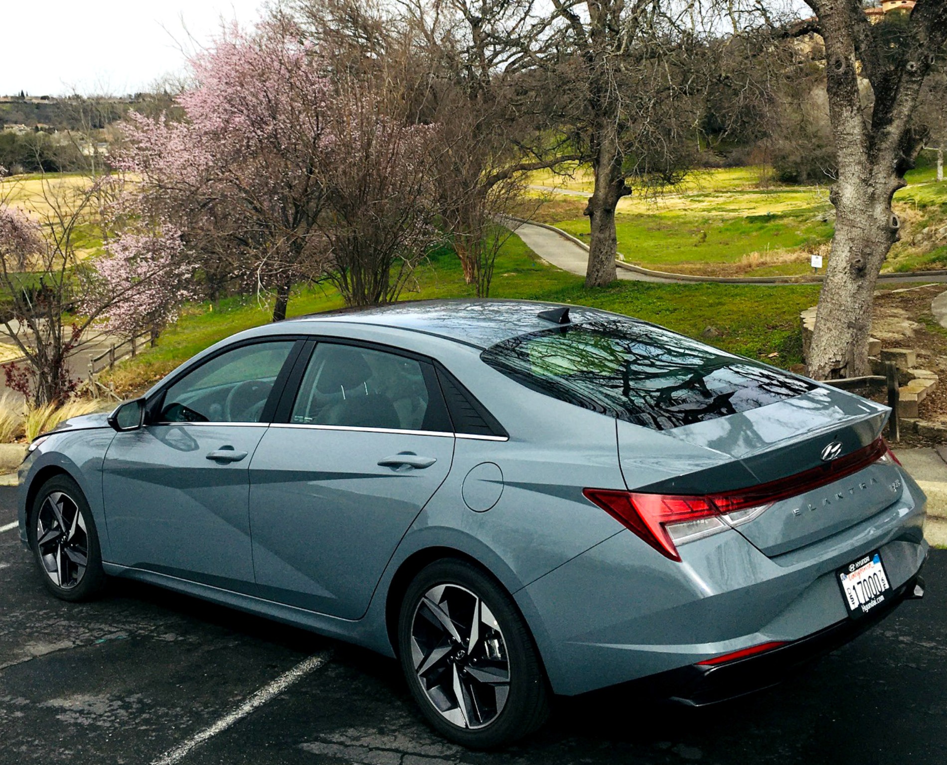 Hyundai Elantra hybrid major gas saver